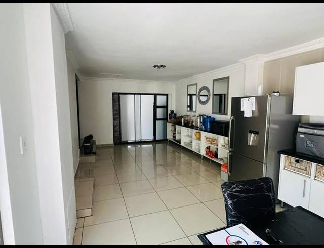 4 BEDROOM HOUSE FOR SALE IN BLOUBOSRAND